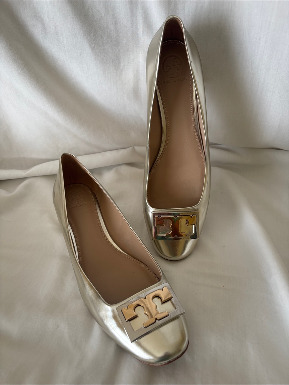 Tory Burch Silver Iridescent Gold Logo Block Heel Flats - Picture 16 of 16
